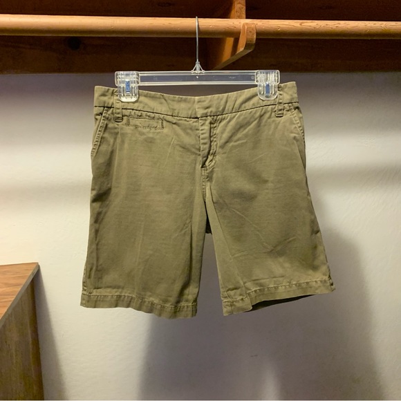 Chino Shorts Khaki Green Size 4 - Picture 1 of 2
